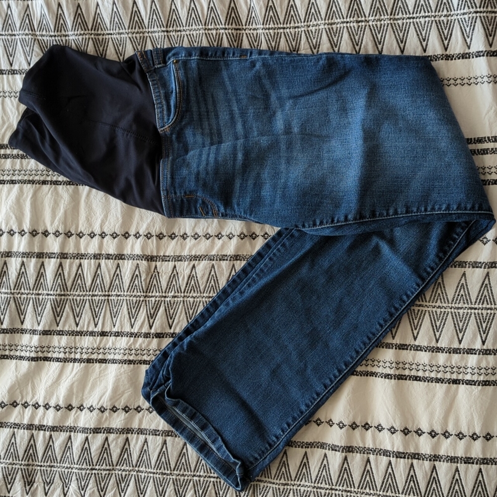 Like New | Isabel Maternity | Size 6 | Denim Maternity Jeans